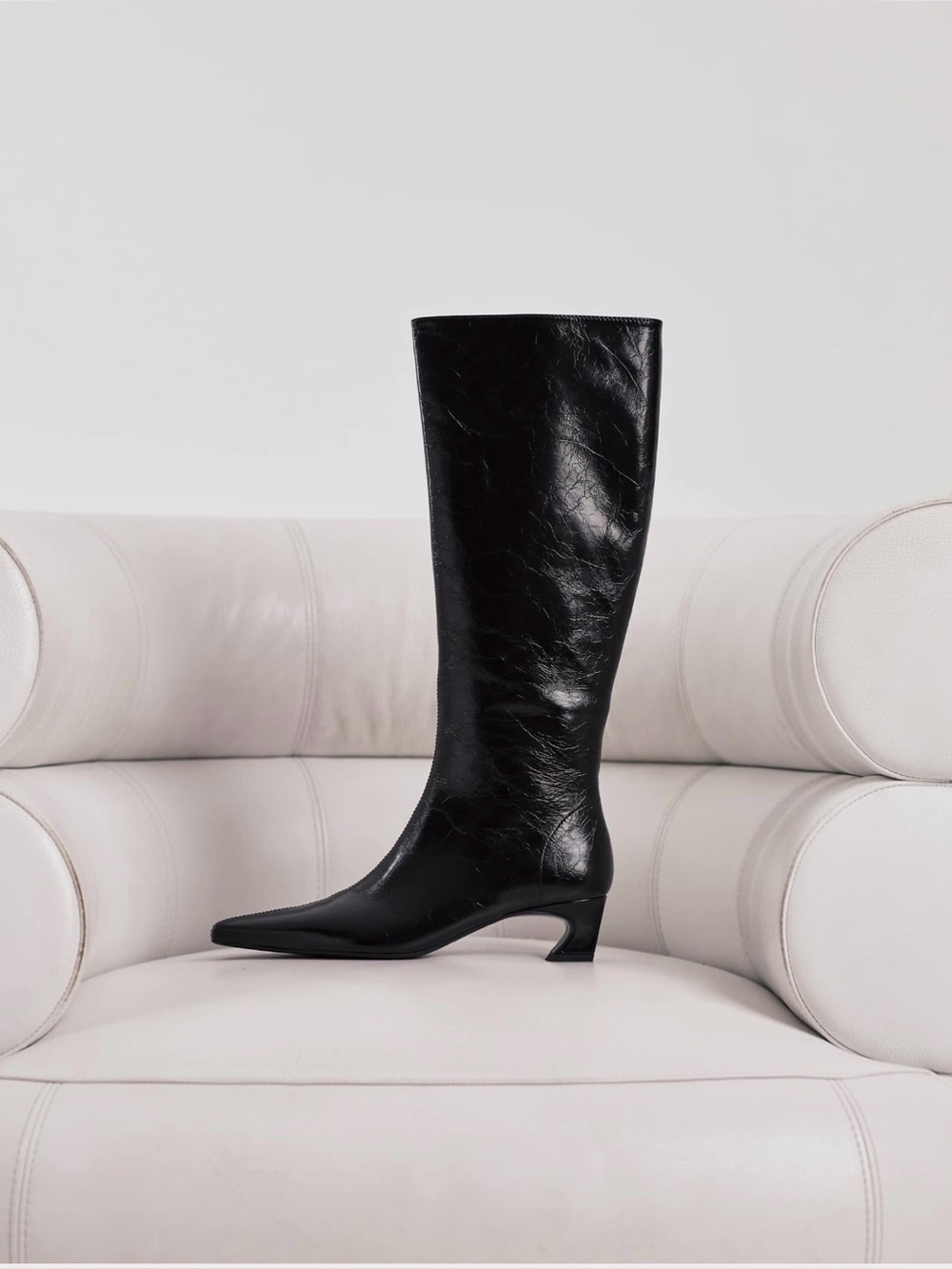 NEW TONY Bianco Mango leather boot in black crinkle